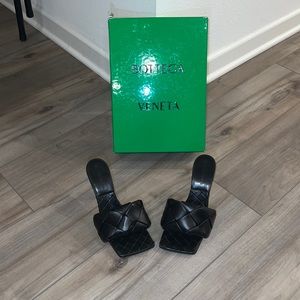 Bottega Veneta Lido Leather Sandals Black